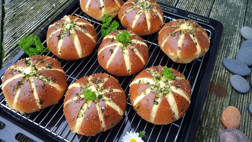 cách làm bánh mì nướng phomai bơ tỏi