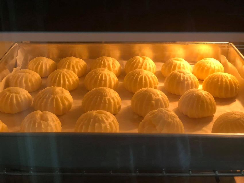 nướng bánh su kem