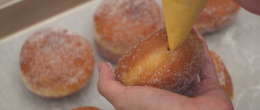 Cách Làm Bánh Donut Kem Trứng Không Cần Lò Nướng