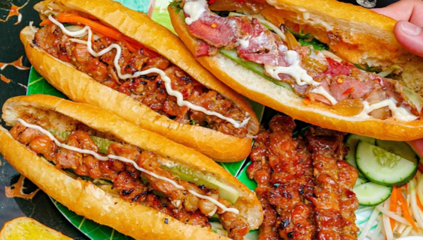 Cách Làm Bánh Mì Thịt Xiên Nướng Thơm Ngon, Nóng Hổi