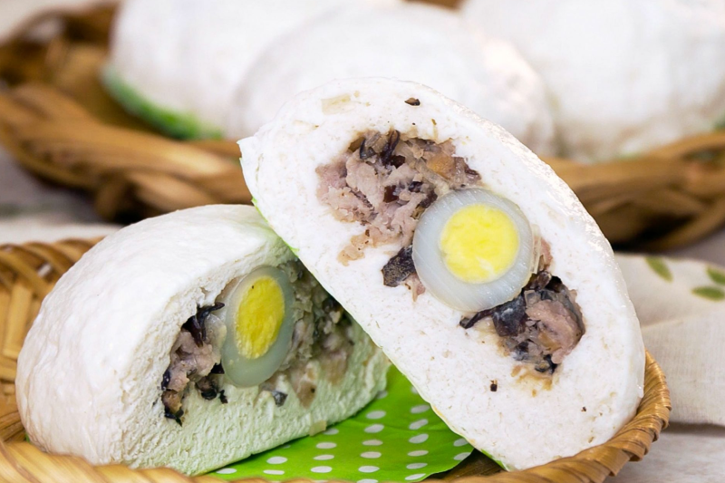 cách làm bánh bao nhân thịt trứng cút