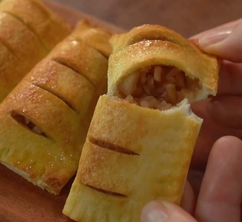 Cách Làm Bánh Mì Táo Mềm Mịn Thơm Ngon Cho Bữa Sáng