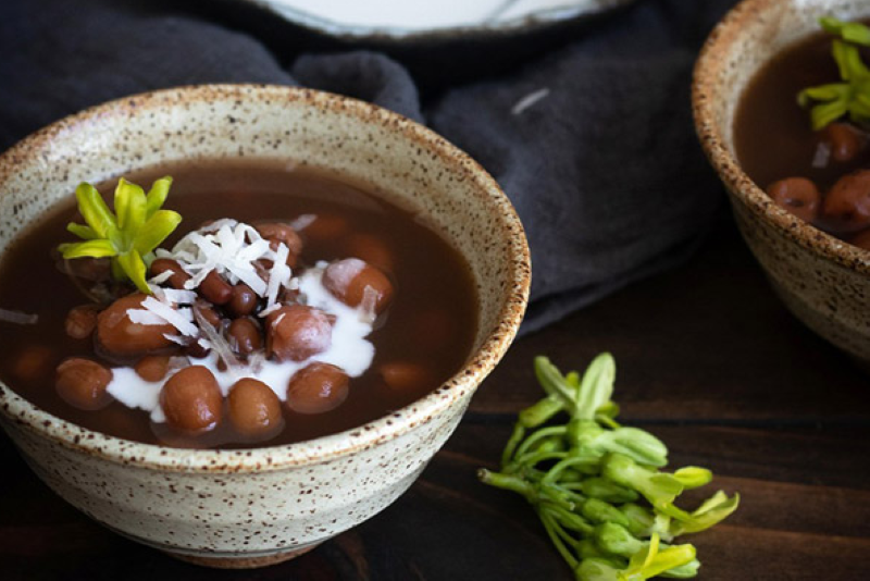 cach-nau-che-dau-do-hat-sen-bo-duong-cho-mua-he