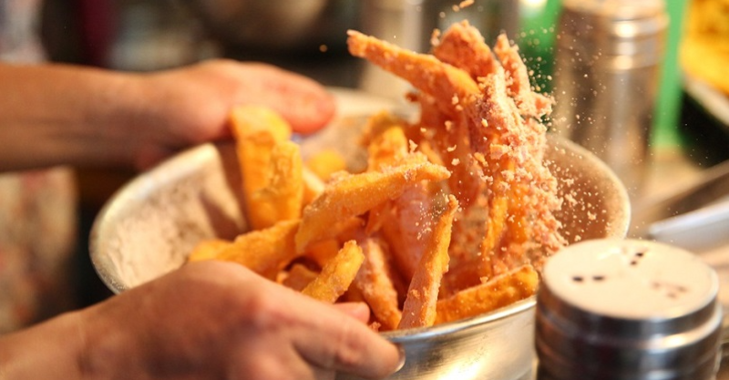 cach-lam-mon-khoai-lang-lac-pho-mai-cuc-de