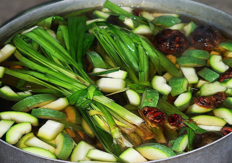 mach-ban-cach-nau-tra-bi-dao-hat-chia-giai-nhiet-co-the