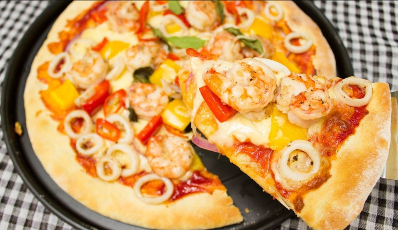 cach-lam-pizza-bang-noi-chien-khong-dau-chuan-ngon