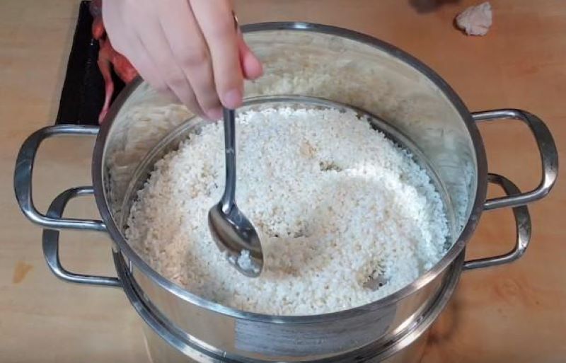 cach-nau-xoi-nuoc-cot-dua-hap-dan-thom-ngon-cho-gia-dinh